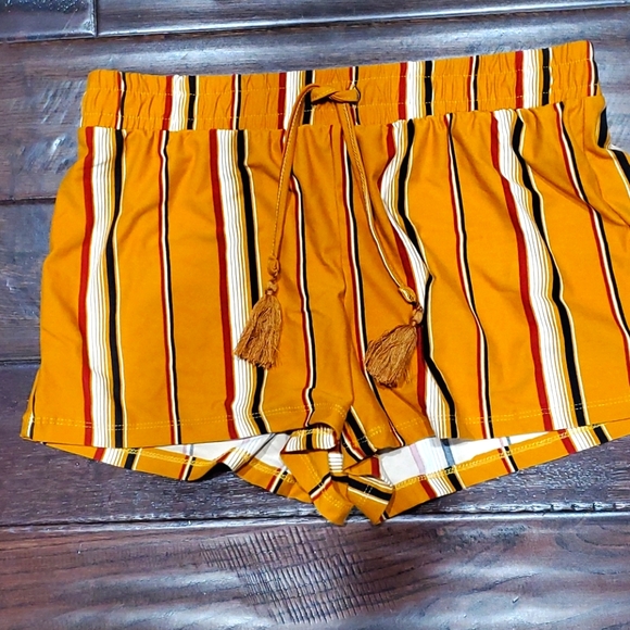 Clothes - Picture 3 of 4